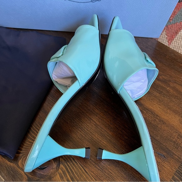 Prada Triangle Logo Spazzolato Glossy Leather 65mm Sandals $1,100 Used Twice! - Picture 12 of 15